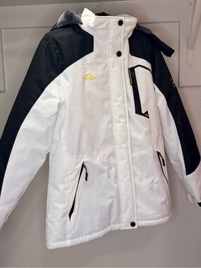 Waterproof Ski Jacket - White & Black